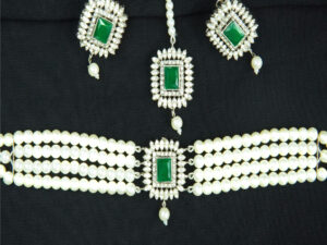 Green Neckles Set
