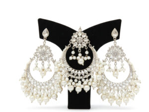 Luxury Earrings with white stone