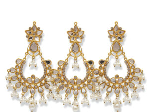 Luxury Earrings with white stone