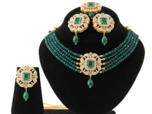 AN ELEGANT SMALL PARTY WERA SET