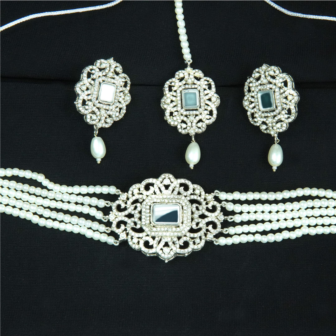 White Chokr Neckles set