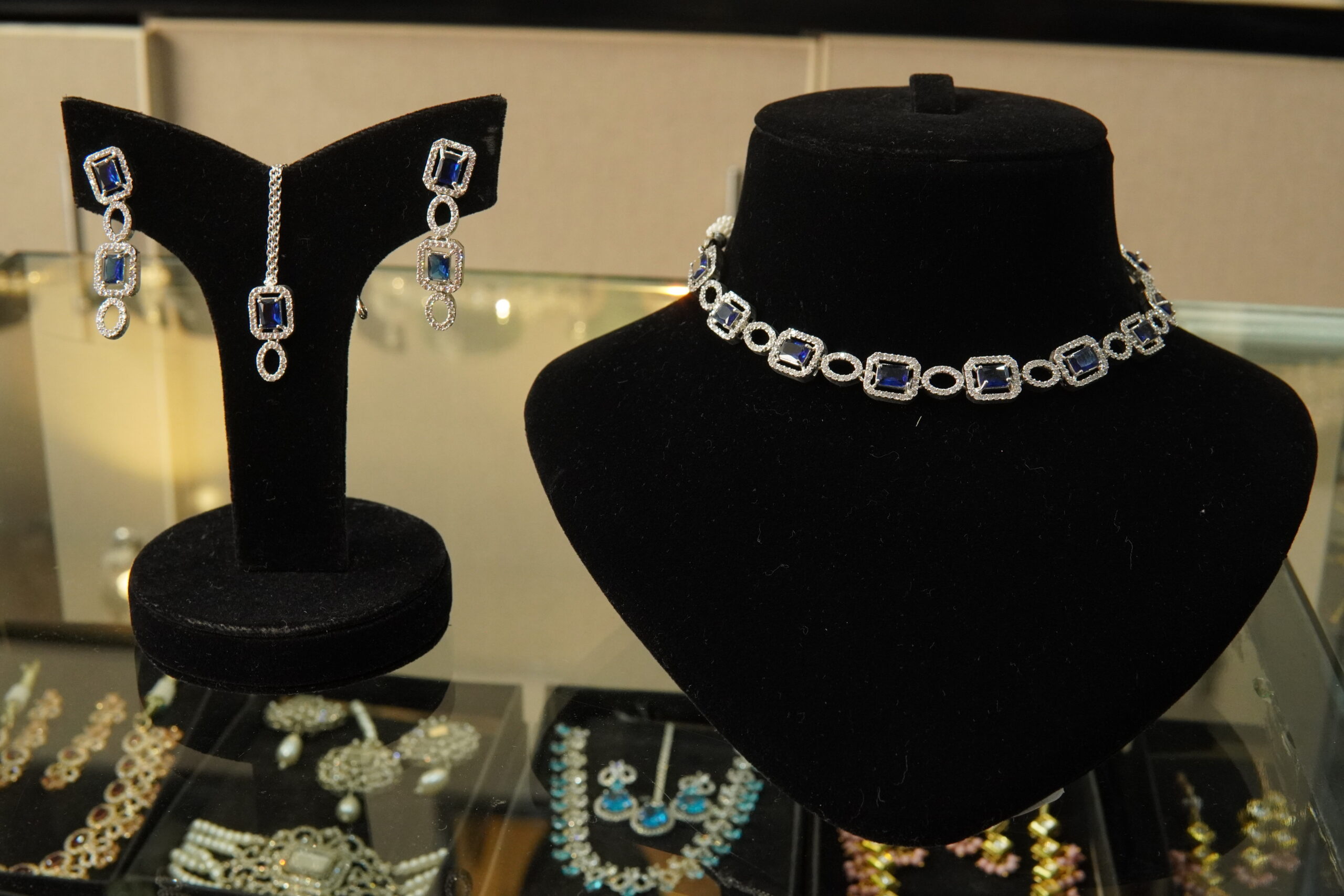 AMERICAN ZERCON WITH BLUE STONE - Image 2