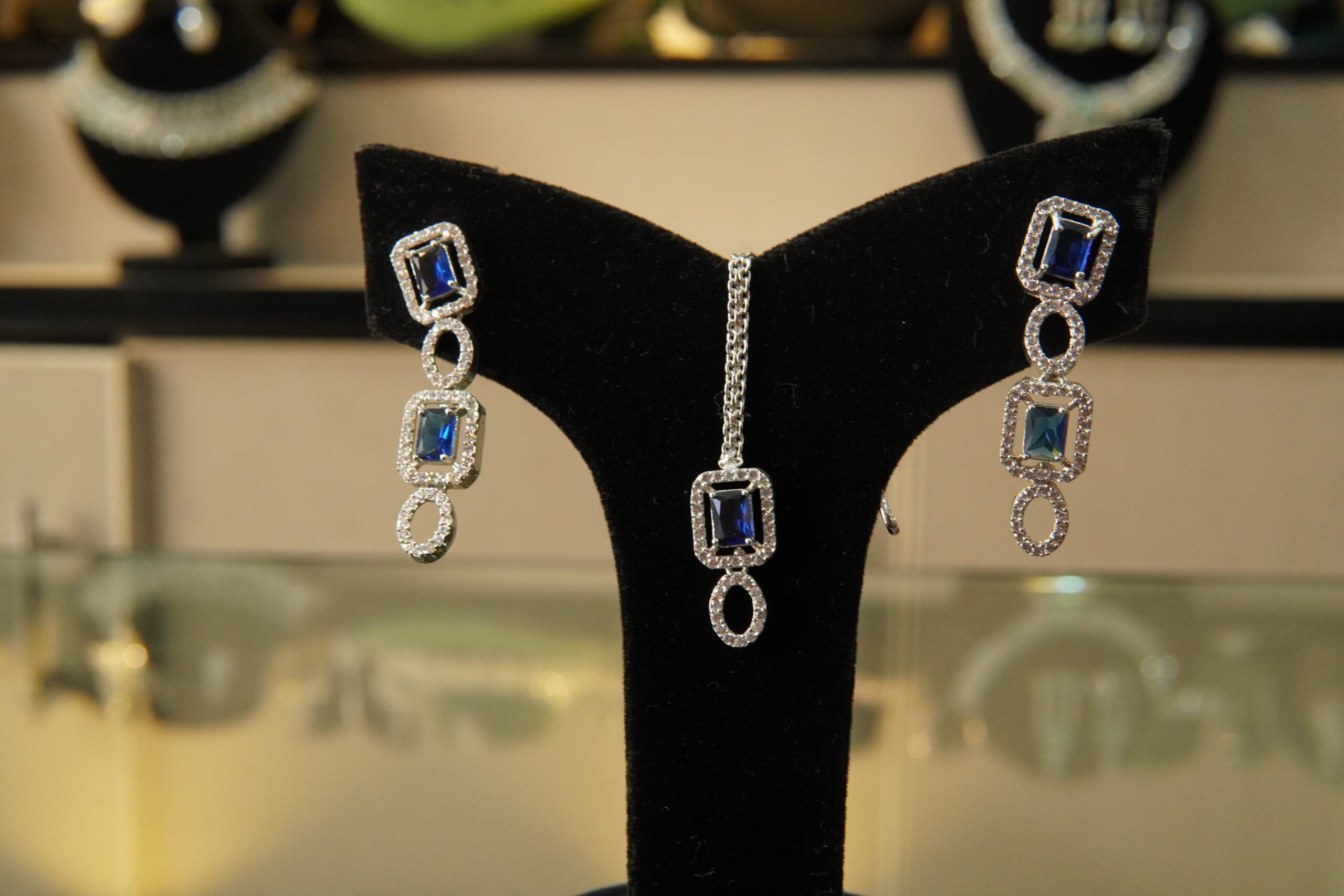 AMERICAN ZERCON WITH BLUE STONE - Image 5