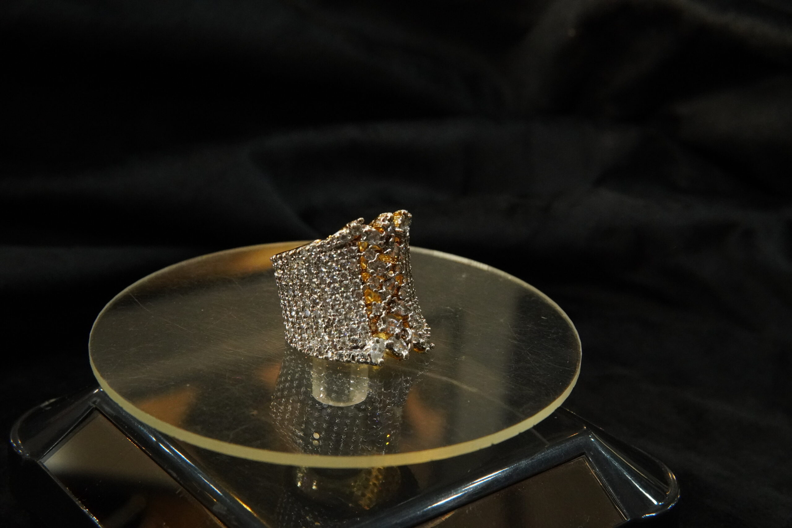 Rings with white stone - Image 3