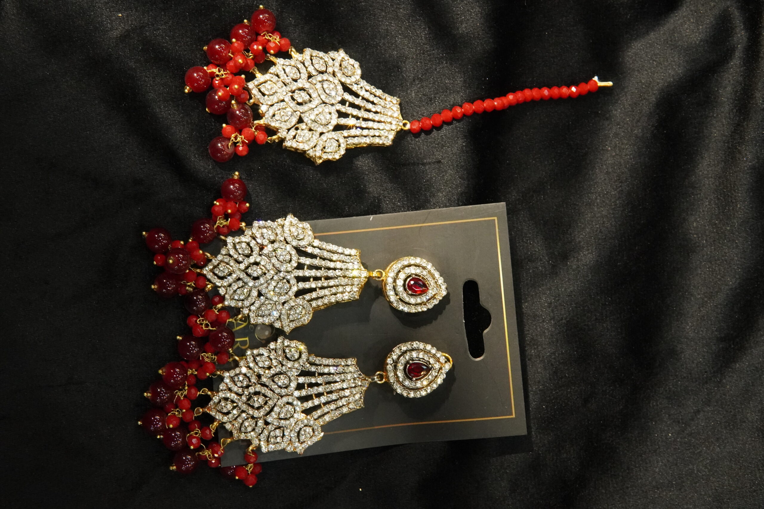 Earrings with black and white stones - Image 7