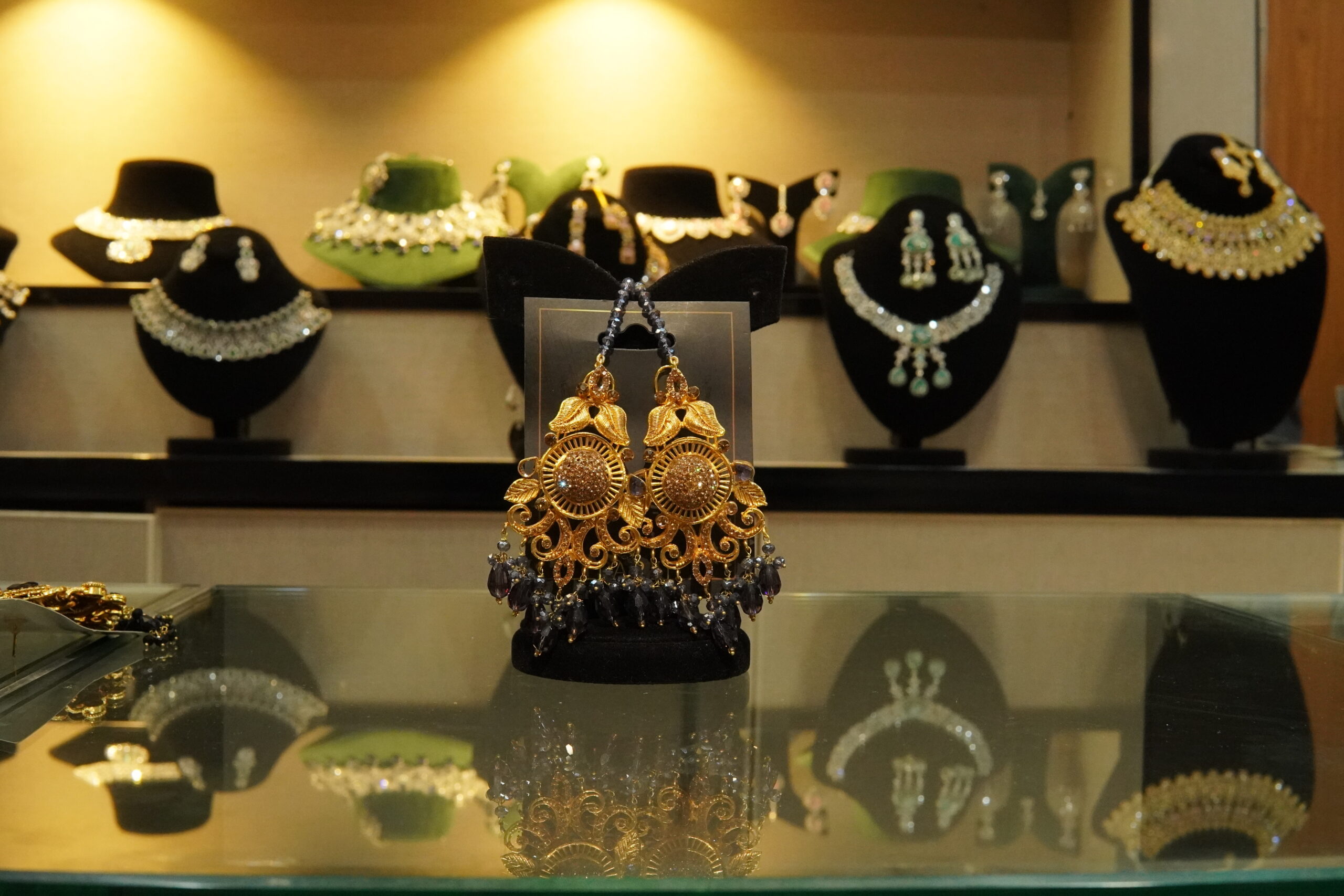 Stylish Earrings with balck stones - Image 2