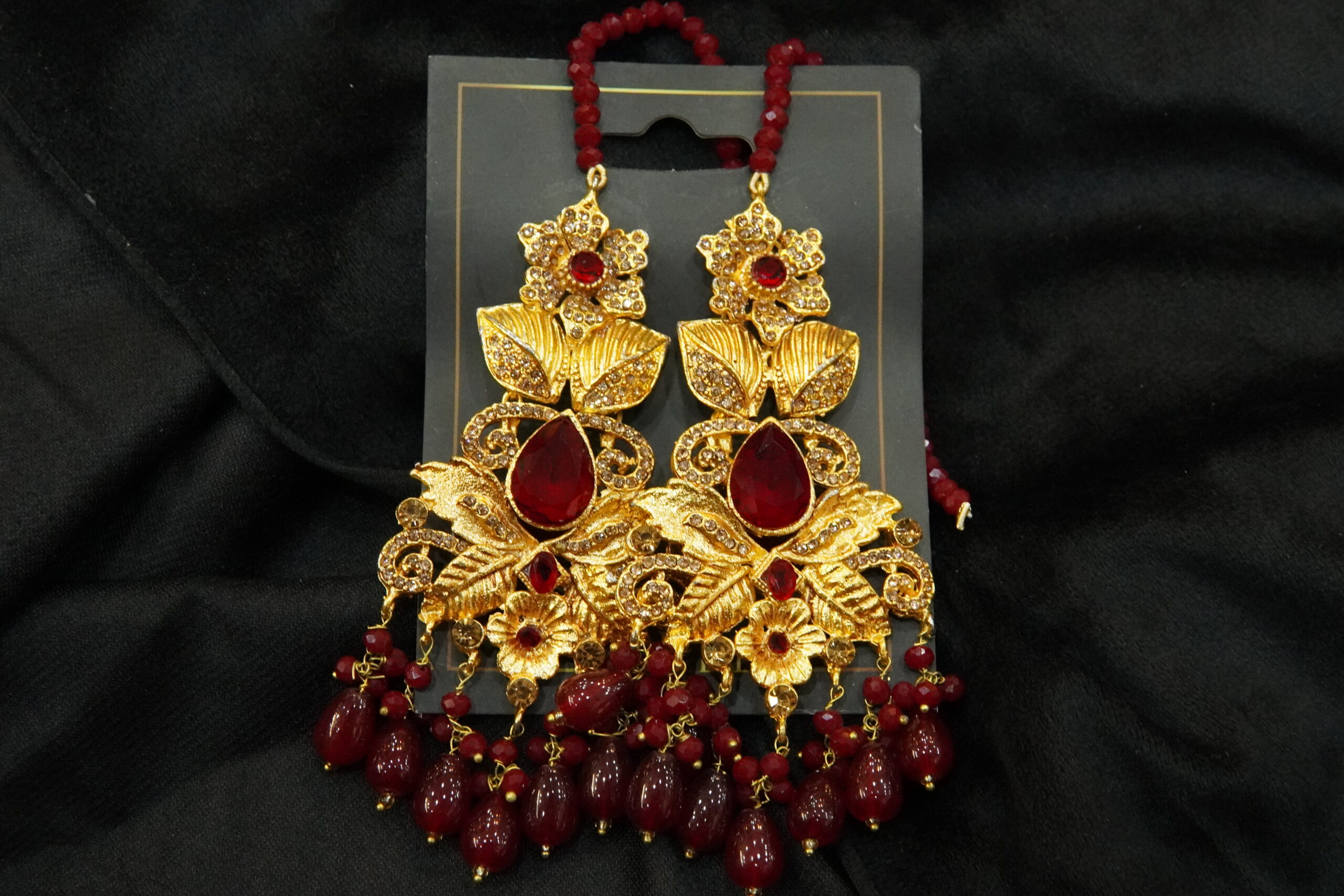 Luxury Earrings with red stone - Image 4