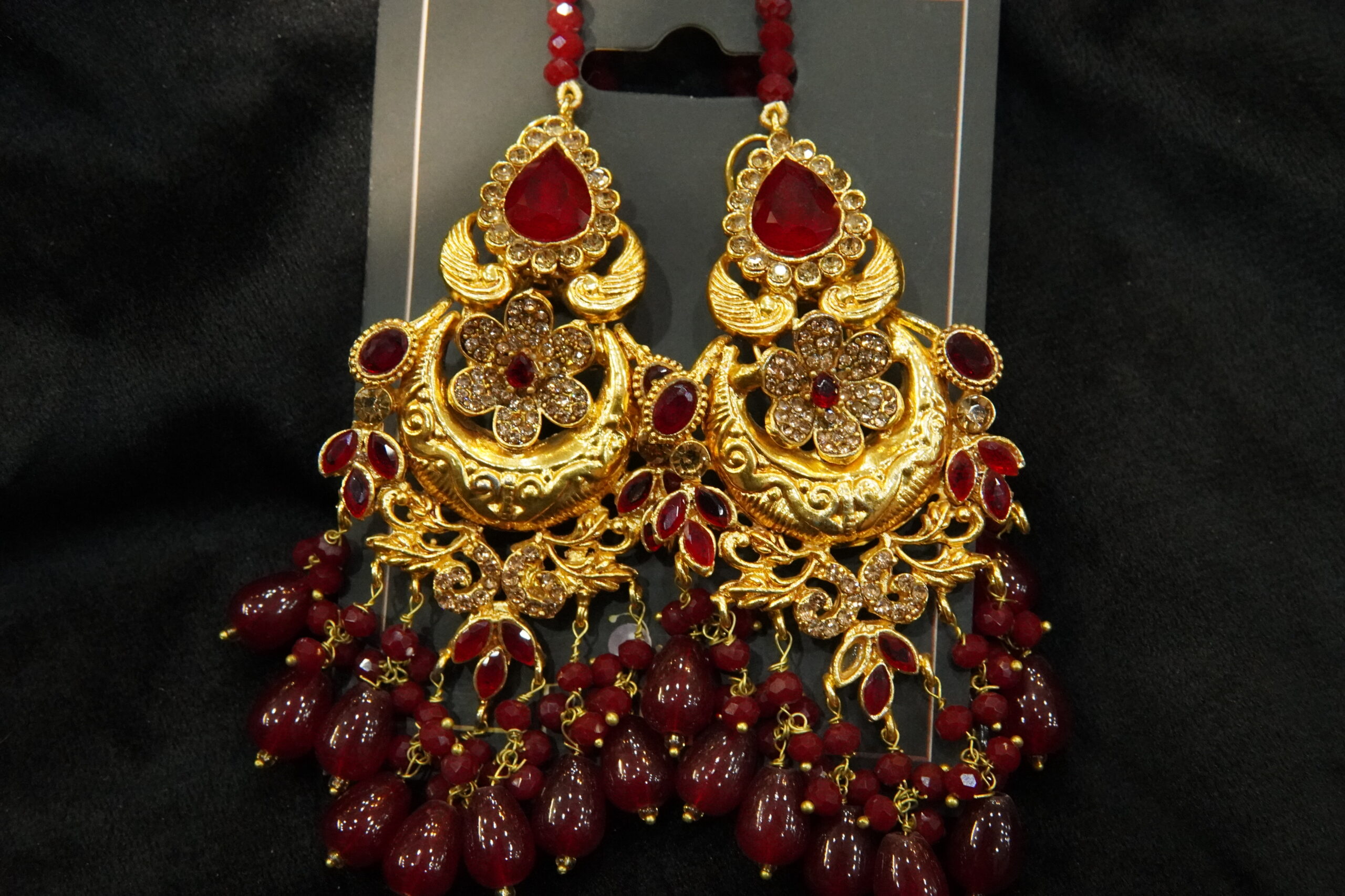 Luxury Earrings with red stone - Image 5